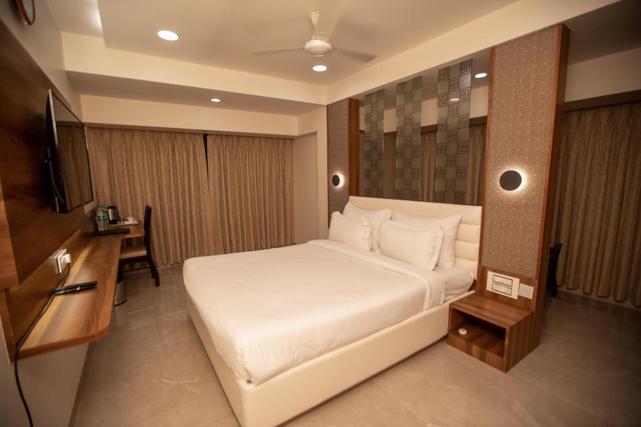 מומביי Hotel Naaz Executive מראה חיצוני תמונה