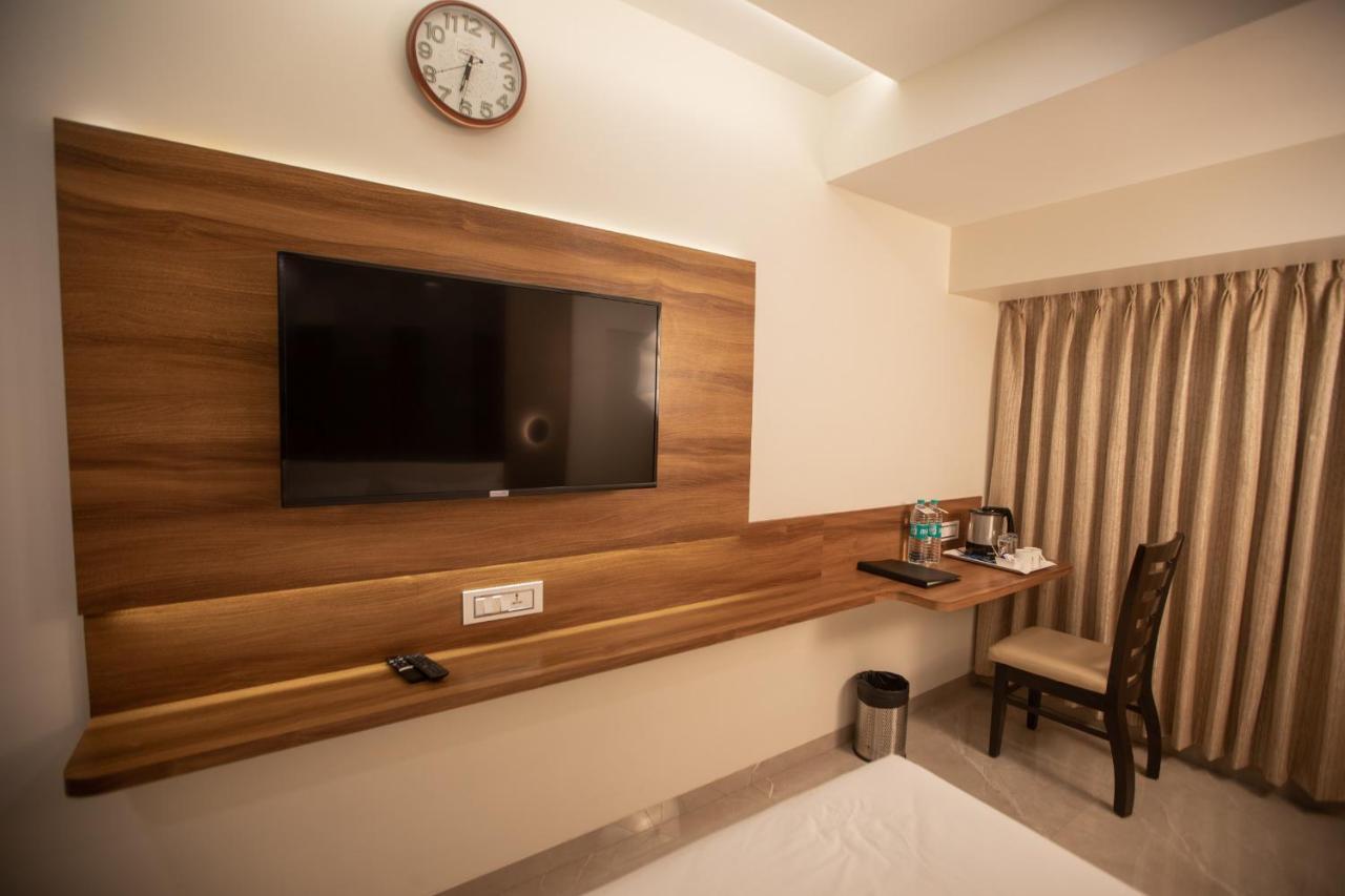 מומביי Hotel Naaz Executive מראה חיצוני תמונה