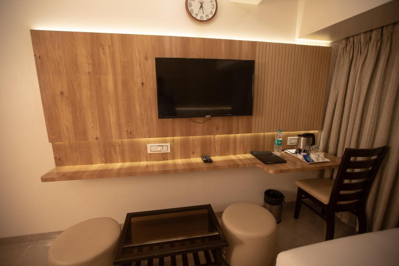 מומביי Hotel Naaz Executive מראה חיצוני תמונה