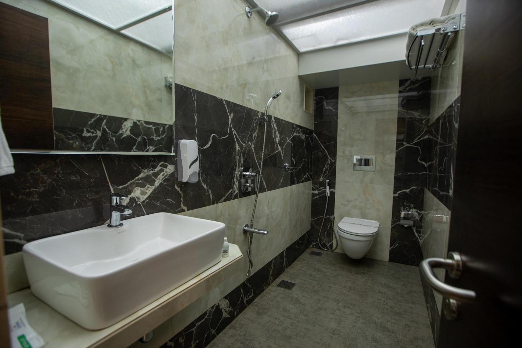 מומביי Hotel Naaz Executive מראה חיצוני תמונה