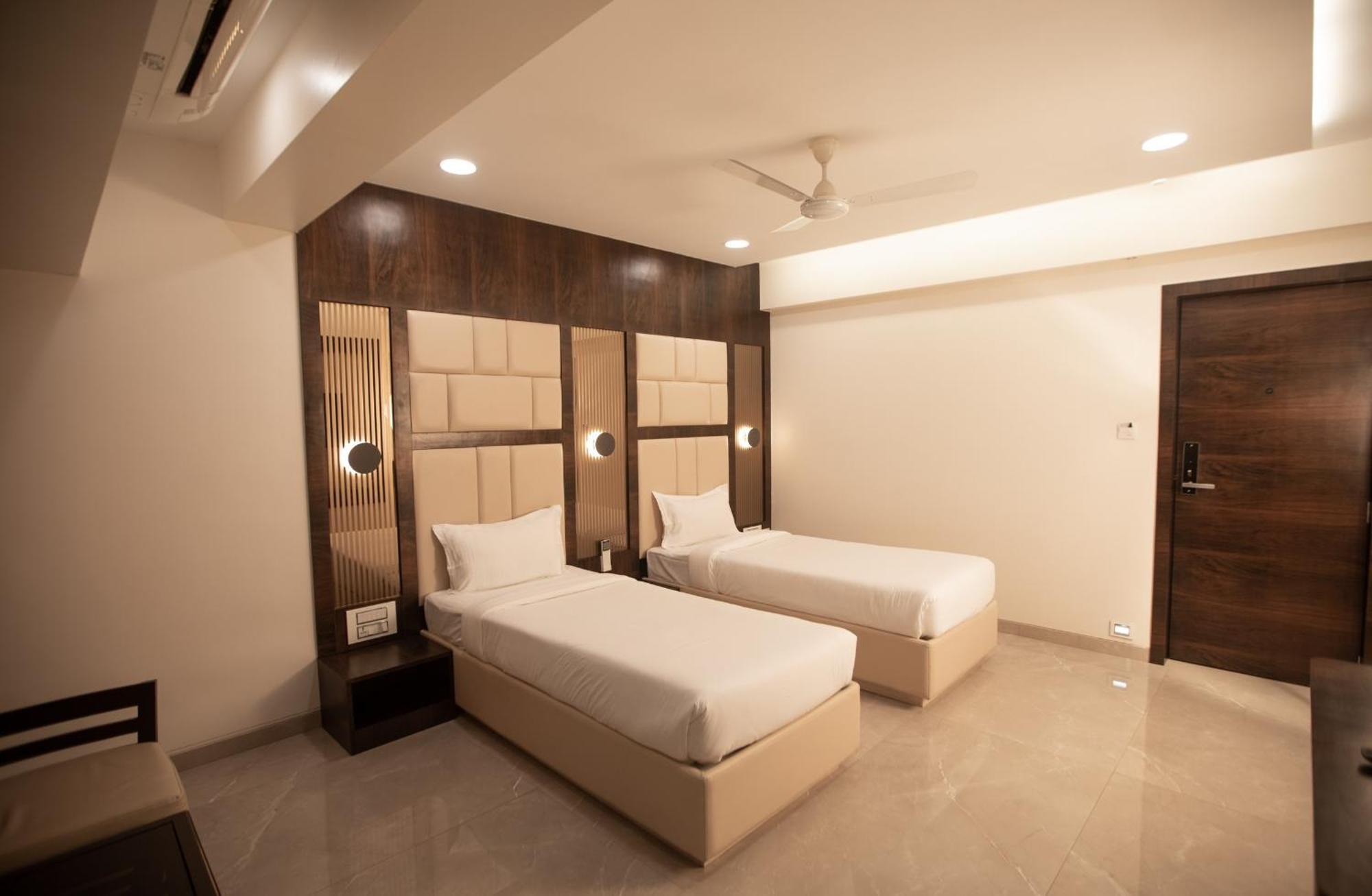 מומביי Hotel Naaz Executive מראה חיצוני תמונה