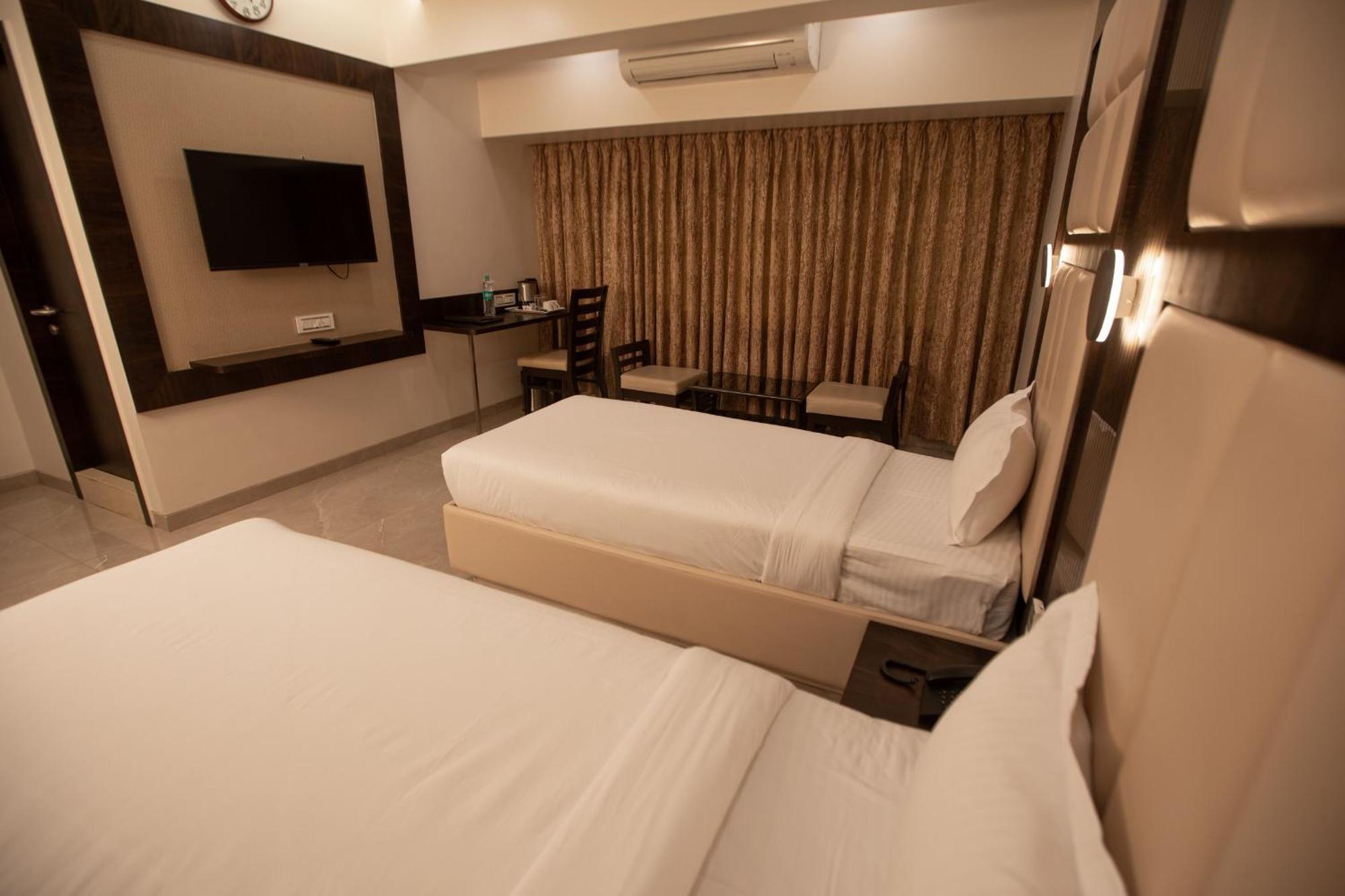 מומביי Hotel Naaz Executive מראה חיצוני תמונה